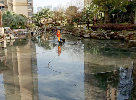 江宁景观池淤泥清理